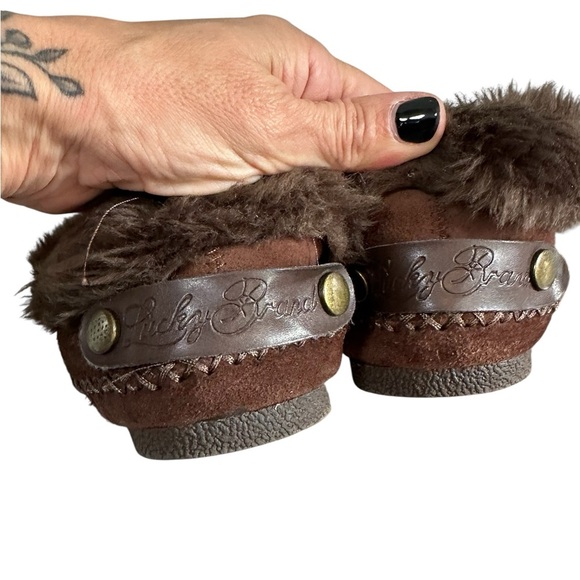 Lucky Brand Sabrina Moccasin Slippers shoes Size 6 Dark brown fur lined - Picture 2 of 6